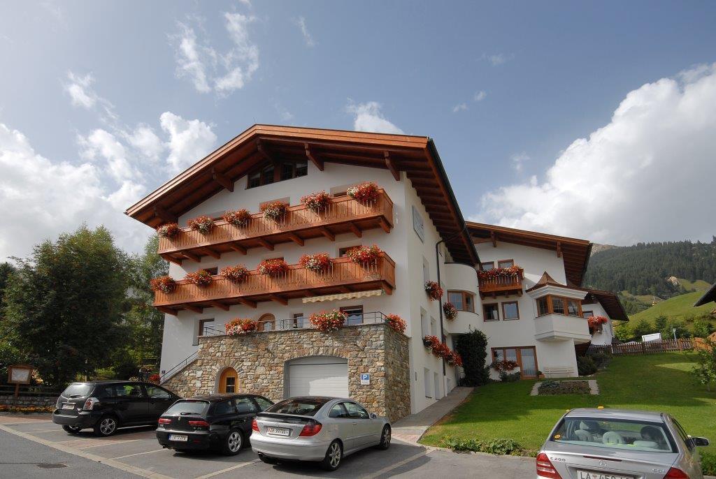 Apart Hotel Garni Kofler Фис Екстериор снимка