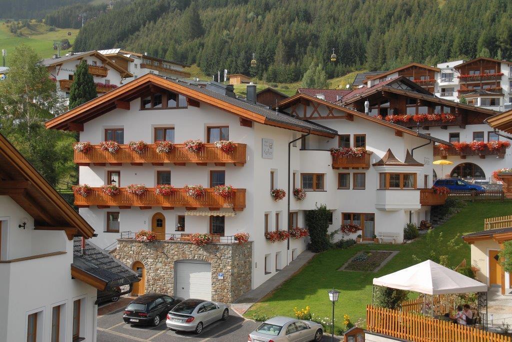Apart Hotel Garni Kofler Фис Екстериор снимка